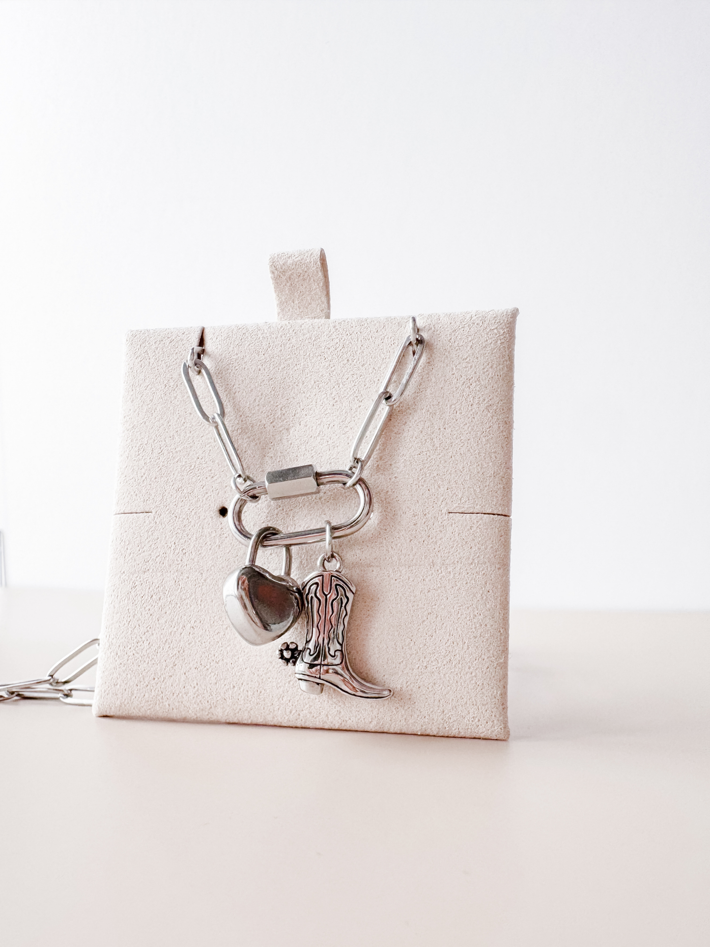 Lyra Charm Holder